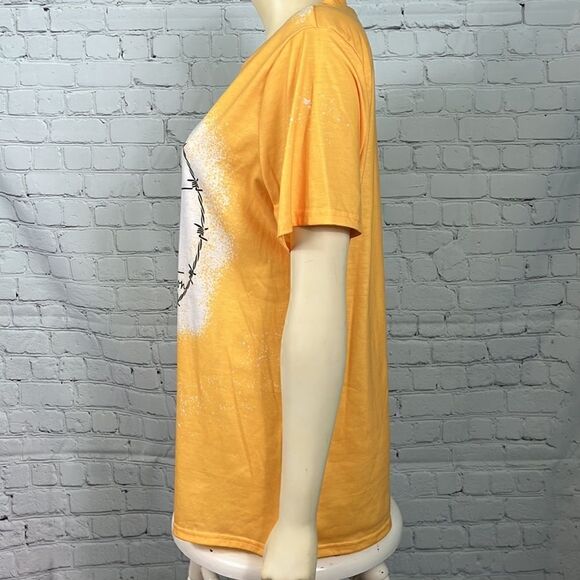 Women’s Yellowstone Graphic Tee Sorta Sweet Sorta Beth Dutton - Picture 2 of 5